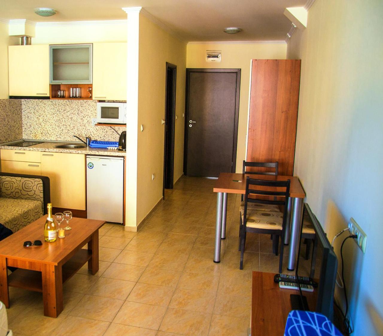 Elenite Private Apartments Exterior photo